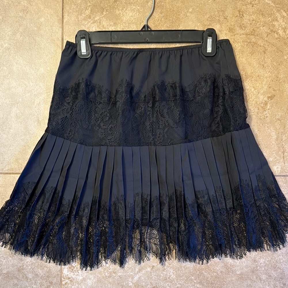 Amazon Black pleated lace Mini Skirt